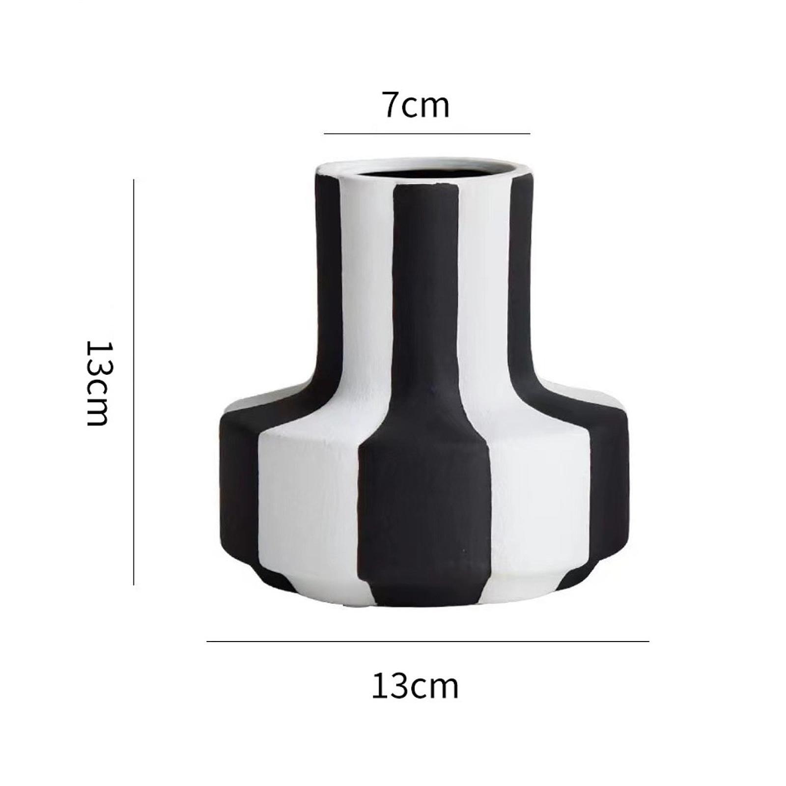 Elegante Schwarz-Weiß Gestreif – Desk Setup Minimalist Bewertung und Preis